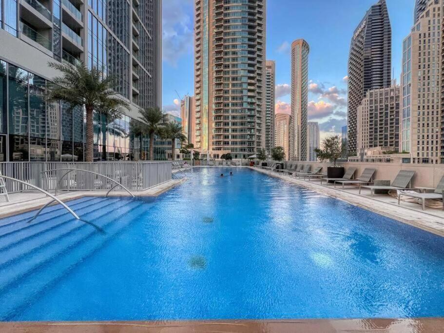 King 2br Lux Apt-5mins Mall-downtown * Dubai